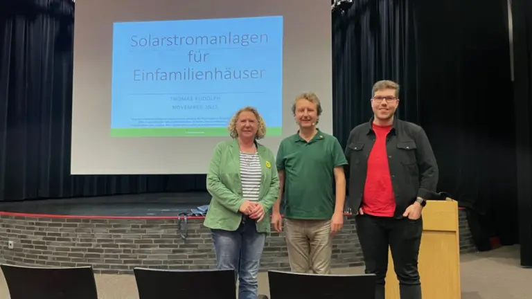 Volles Haus bei gemeinsamer Informationsveranstaltung zu Photovoltaikanlagen auf Einfamilienhäusern von SPD und GRÜNE