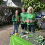 EU Wahlkampf 2024 in Quickborn, zu sehen sind Martina, Luca und Sabine.