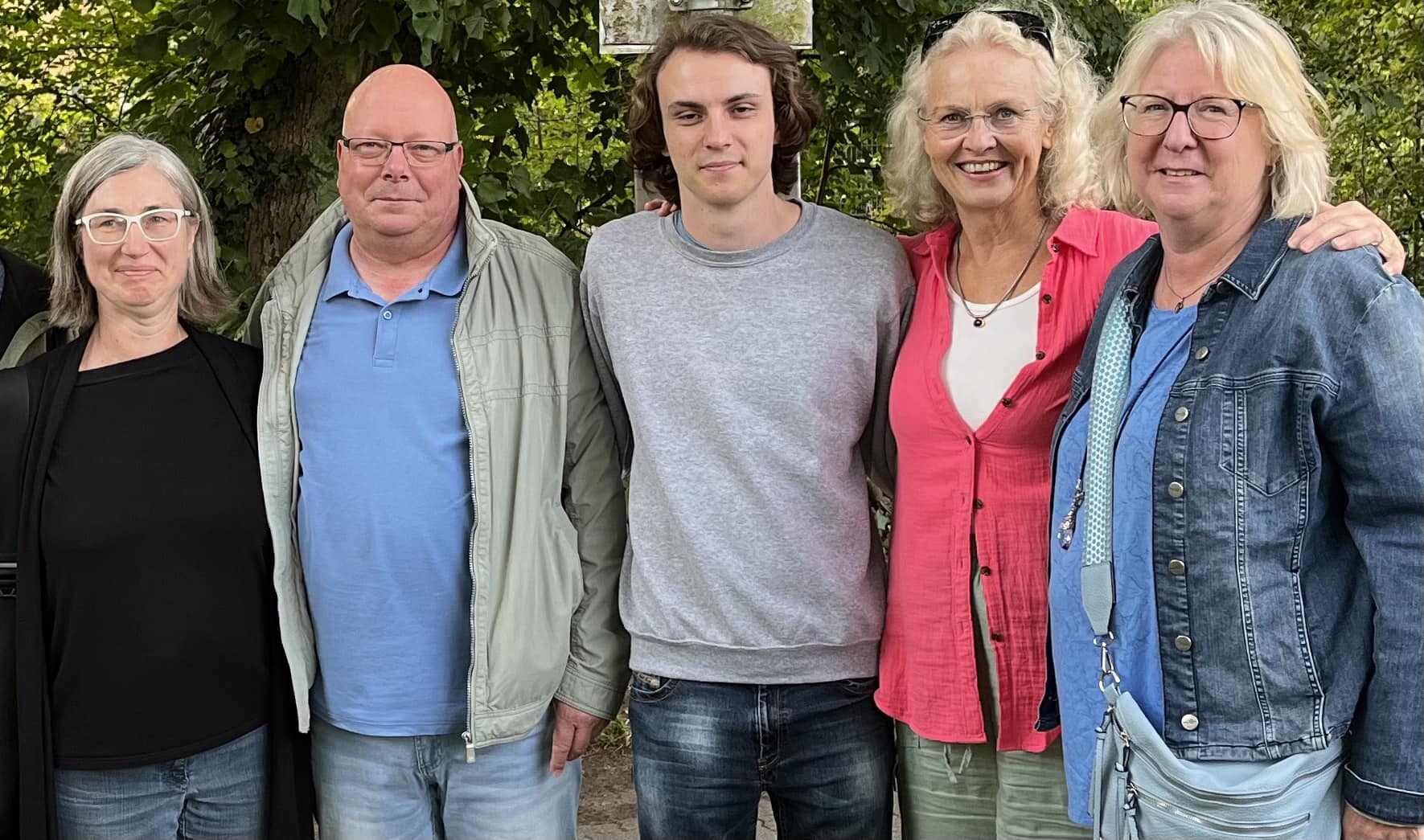 Ein kleines Gruppenfoto mit Dirk Salewsky.